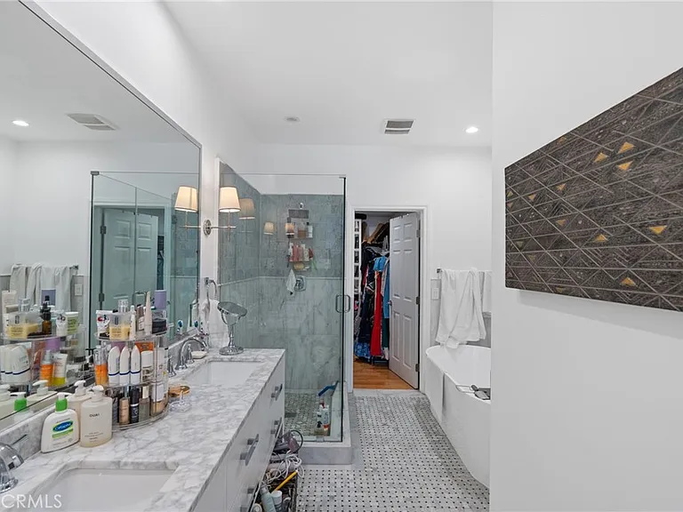 23034 Park Sorrento — Photo 18