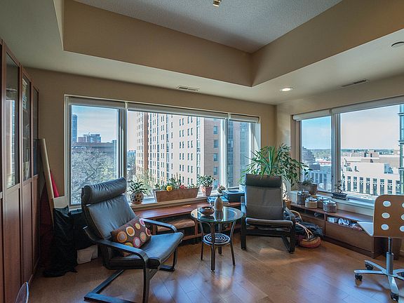 3rd image of 505 E Huron St APT 604