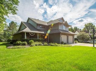 100 Poolside Ln, Dover, OH 44622