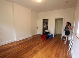 141 W 15th St #2F, New York, NY 10011