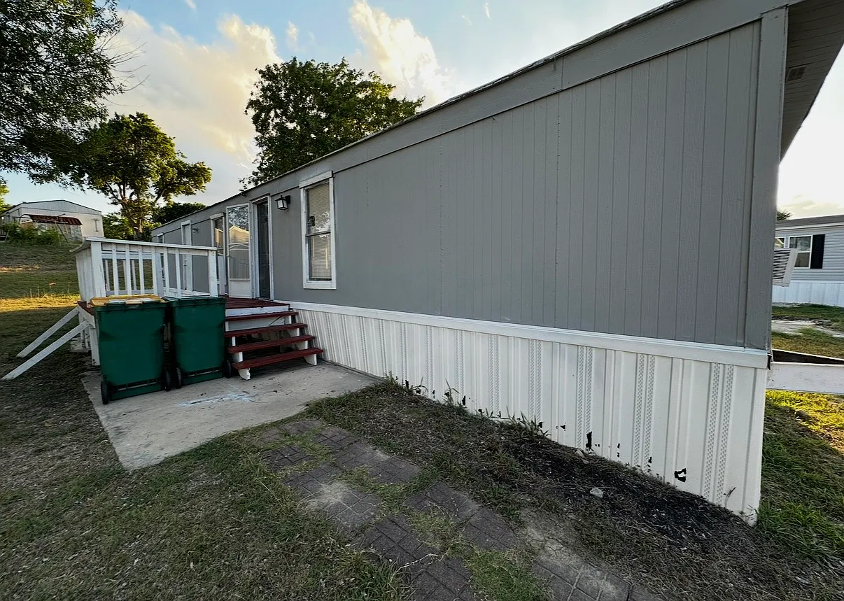 2 bed, $1,150 — Photo 1