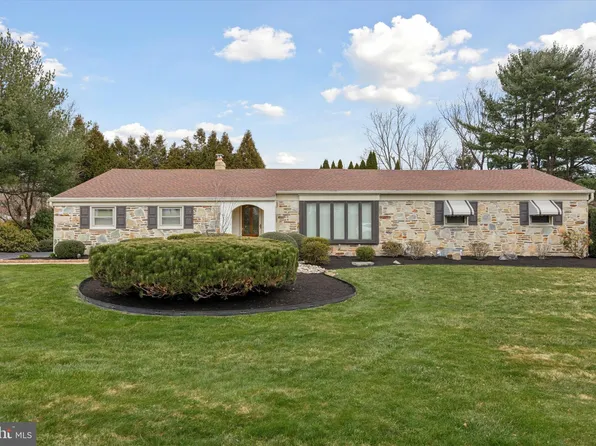 333 Emerson Rd, Huntingdon Valley, PA 19006