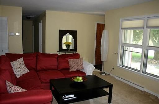 3rd image of 902 Darlington Ave