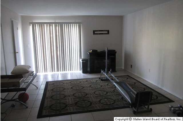2nd image of 977 W Fingerboard Rd