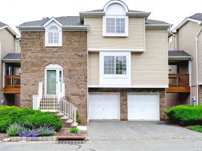 14 Whispering Way, Berkeley Heights, NJ, 07922