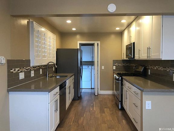 4th image of 205 Camaritas Ave