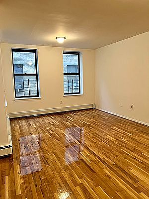 4th image of 1310 Sheridan Ave APT 4L