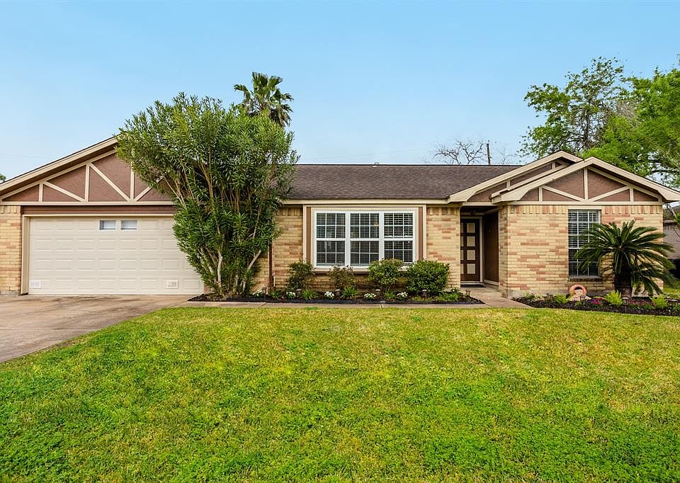 1st image of 12902 Venice Ln