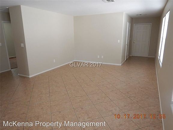 3rd image of 1124 Majestic Canyon St