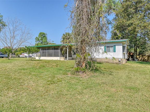 3rd image of 305 SW 84th Ln