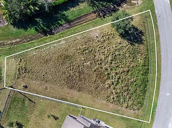 544 SW COLUMBUS Drive, Port St Lucie, FL 34953