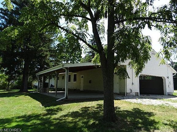 2nd image of 611 W Beech St #307