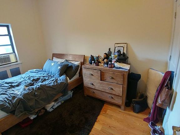 5th image of 329 W 76th St APT 4A