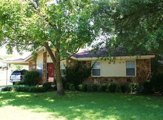 1st image of 122 Western Hills Dr