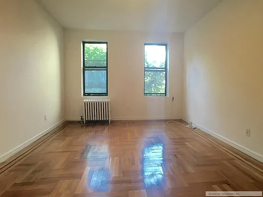 Rented by Sovereign Associates | media 11