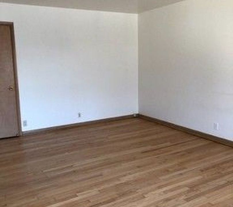 2nd image of 3421 N Oakland Ave #2