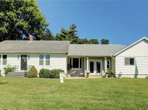 215 E Walnut St, Waverly, MO 64096