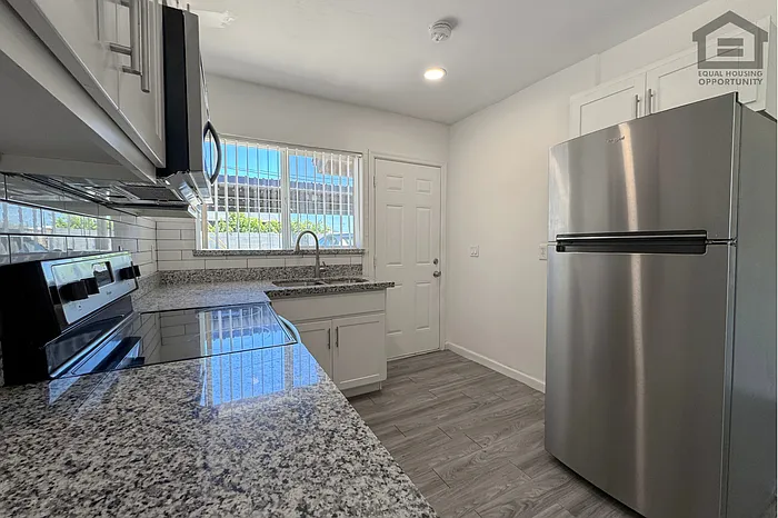 1346 E Willetta St #4 — Photo 11