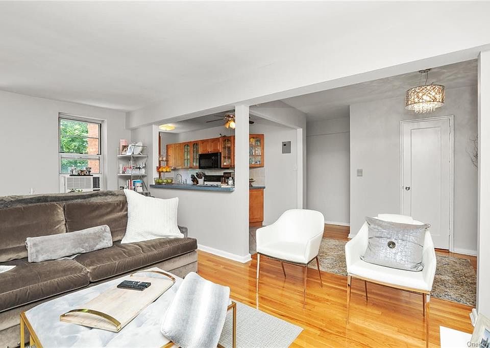 1st image of 245 Parkview Ave APT 3C