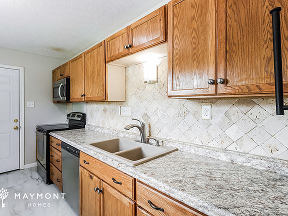 5th image of 5703 Blue Spruce Dr