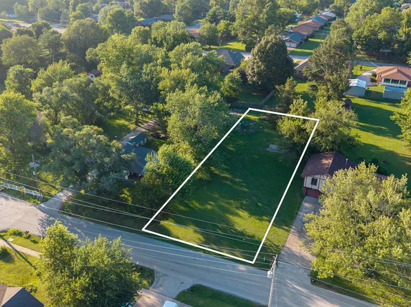 1415 E Mcclernon Street, Springfield, MO 65803