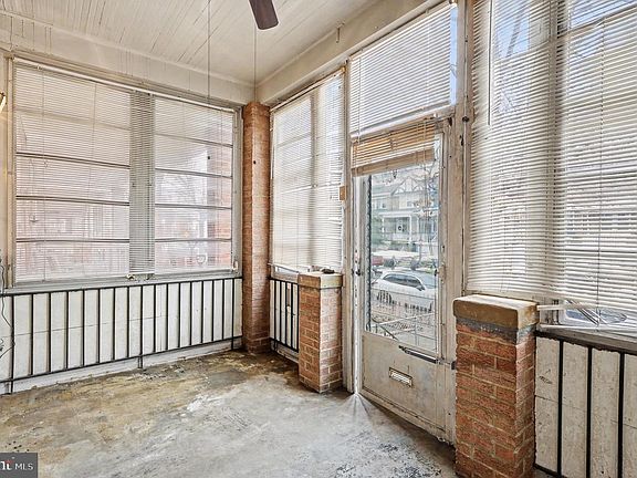 5th image of 637 Hamilton St NW