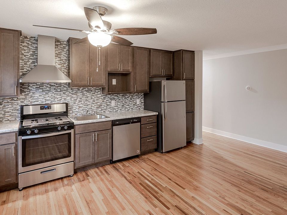 Studio, 1BA - 377 SF