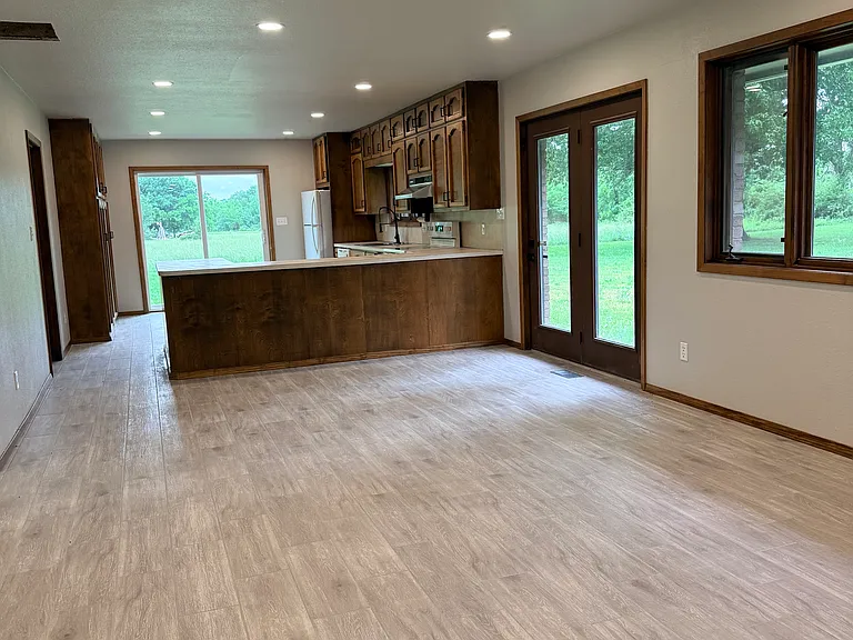 21889 S 520th Rd — Photo 4