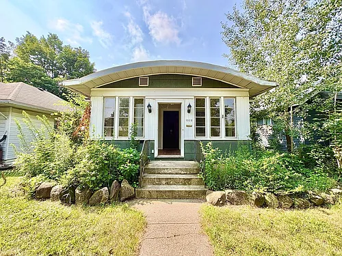1320 Altgeld St Photo 1
