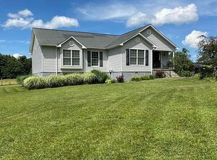 259 Broadway Rd, Pipestem, WV 25979