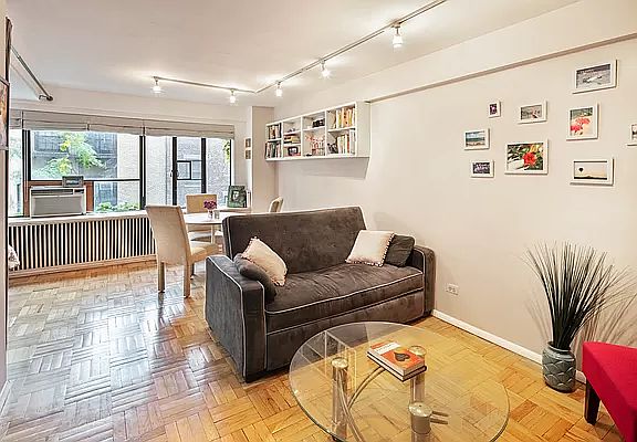 2nd image of 117 E 37th St APT 5D