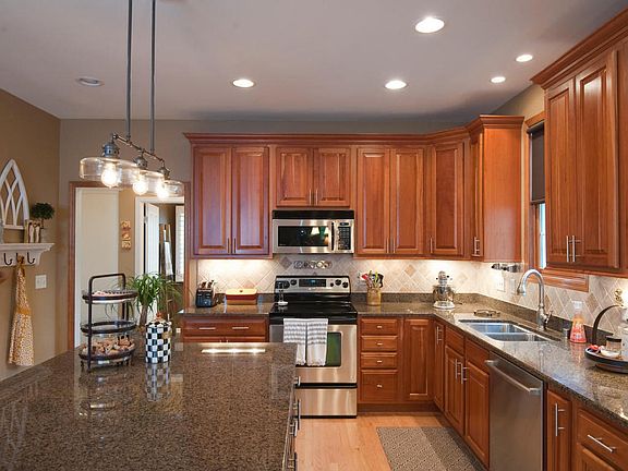 5th image of W50N630 Creek View Ct