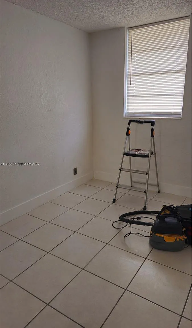 Yolanda Villas Condo — Photo 4