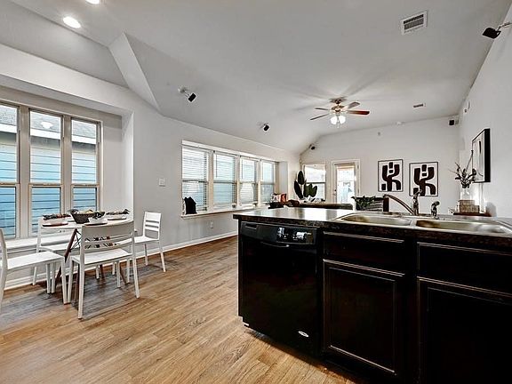 2nd image of 606 Hatton Hill Ct