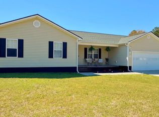 104 Appleton Ln, Richlands, NC 28574