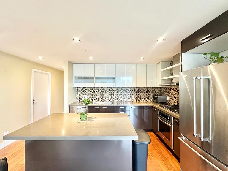 1277 Melville St #1202 — Photo 10