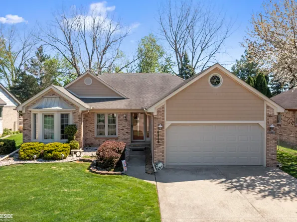 46718 Fox Run Dr, Macomb, MI 48044