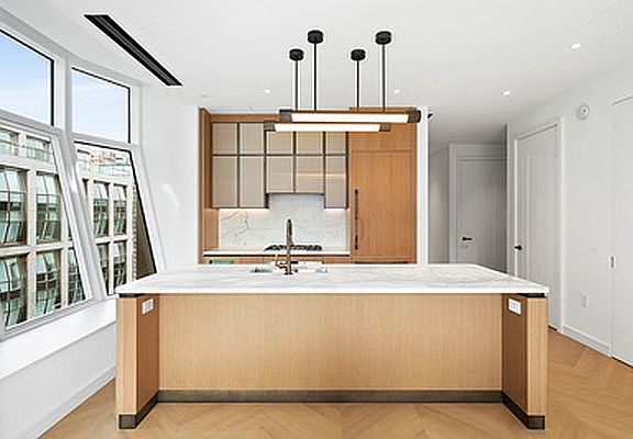 5th image of 515 18th St #815