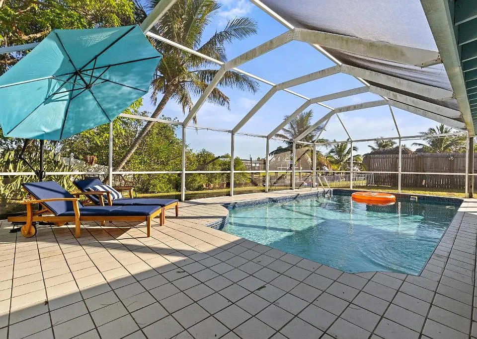 451 Sharon Cir