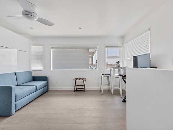 2nd image of 2307 Bayside Dr #2