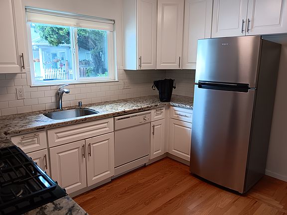 3rd image of 1004 Hudson St