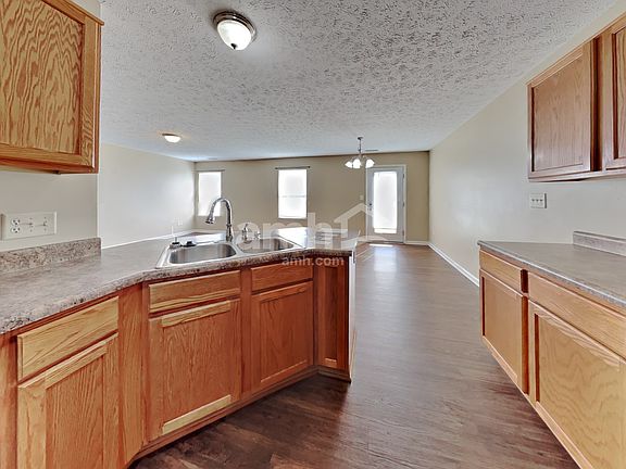 4th image of 6651 Wilmot Ln