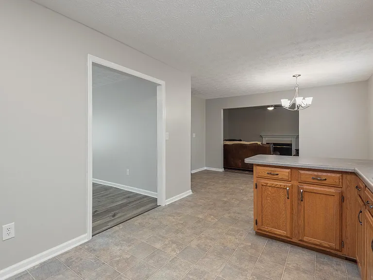 1560 Pheasants Glen Dr — Photo 11