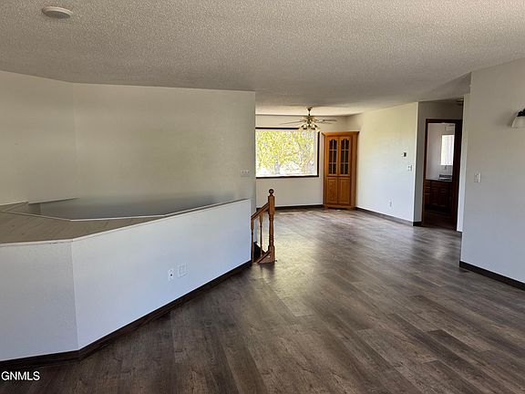 5th image of 611 3rd Ave NE