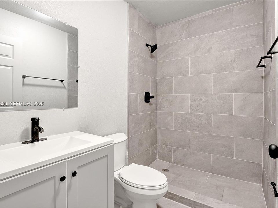 1st image of 861 NW 6th Ave #0