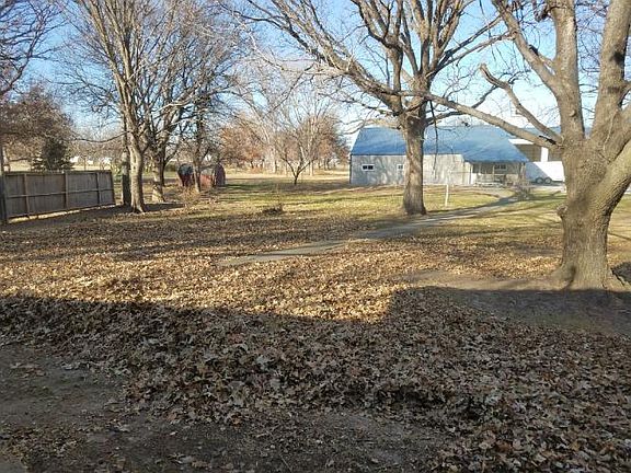 Oversized Lawn