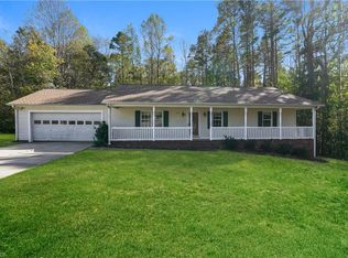 4044 Sundance Dr, Walnut Cove, NC 27052