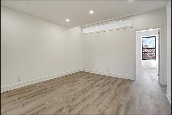 Rented by Twyford Real Estate | media 12