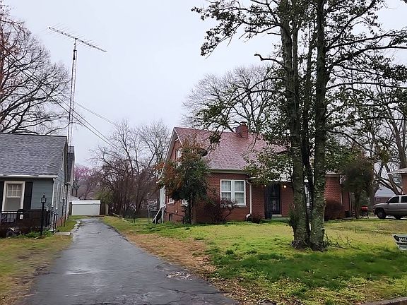 4th image of 928 Summer Dr