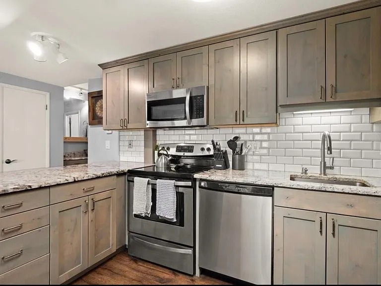 130 Evergreen Rd — Photo 4